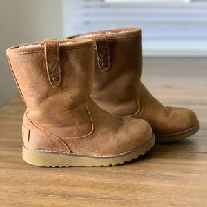UGG girls classic short II waterproof winter boots